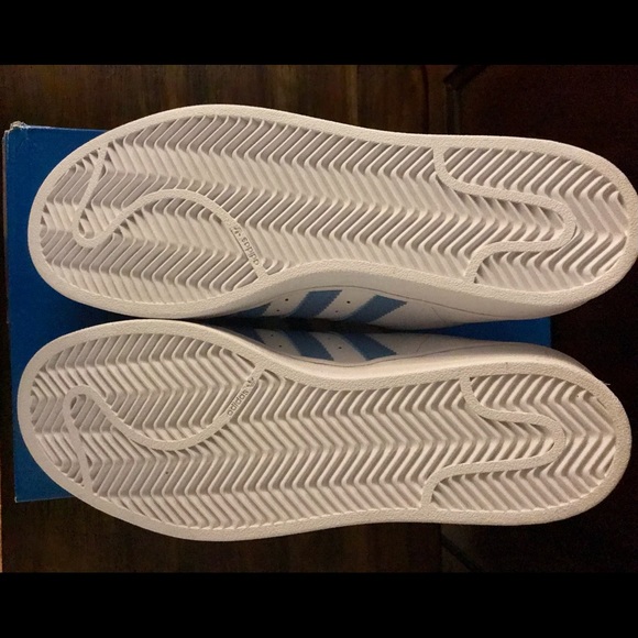 Adidas Woman’s Superstar BY3723 US 8M - Picture 3 of 6